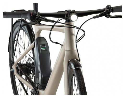 BMC Alpenchallenge AMP AL City One Elektrisches Fitness City Bike Shimano Nexus 5S Gürtel 504 Wh 700 mm Terra Grey Beige 2021