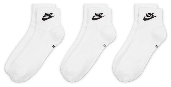 3 Pairs of Nike Everyday Essential Ankle Socks White Black