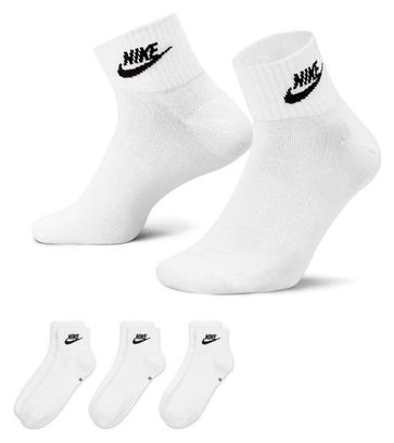 3 Pairs of Nike Everyday Essential Ankle Socks White Black