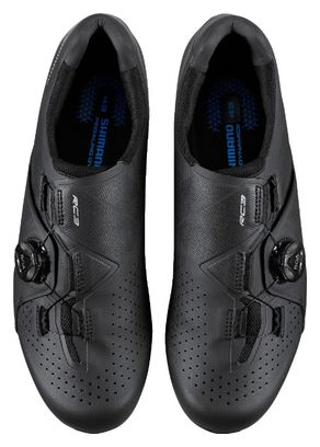 Pair of Shimano RC300 Road Shoes Black