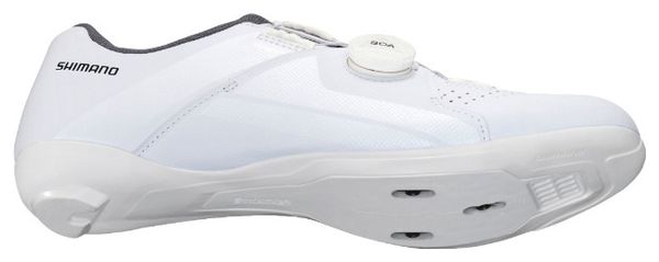 Pair of Shimano RC300 Women&#39;s Road Shoes White