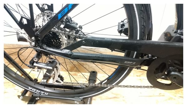 Producto reacondicionado - Bicicleta urbana eléctrica BH Atom City Wave Shimano Acera 8V 500 Wh 700 mm Negro 2021