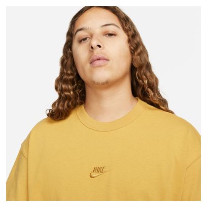 T-shirt manches courtes Nike Sportswear Premium Essential Jaune