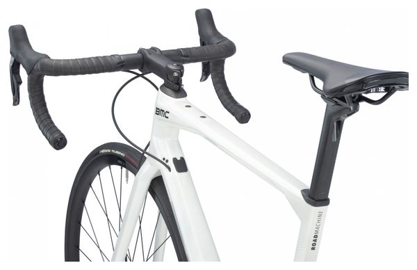 BMC Roadmachine Three Bicicletta da strada Shimano Ultegra Di2 12S 700 mm Metallic Off-White 2023